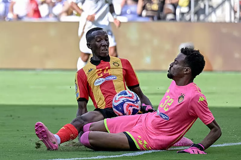 لاعب الترجي: قدمنا أداءً جماعياً ضد لوس أنجلوس، ونحن ممتنون للحصول على النقاط الثلاث. لاعب الترجي: قدمنا أداءً جماعياً ضد لوس أنجلوس، ونحن ممتنون للحصول على النقاط الثلاث.