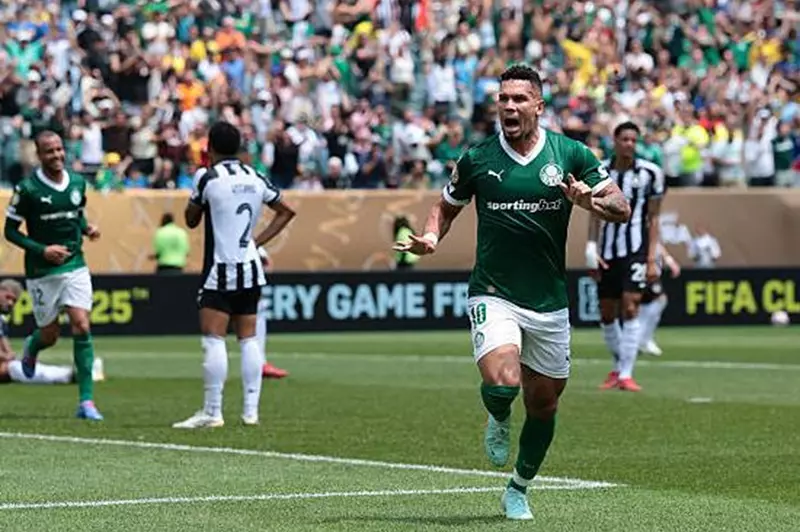 لاعب بالميراس: هذا ما أخبرت به زميلي قبل تسجيلي الهدف في مواجهة بوتافوجو لاعب بالميراس: هذا ما أخبرت به زميلي قبل تسجيلي الهدف في مواجهة بوتافوجو