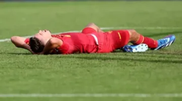 لاعب برشلونة السابق يعلن اعتزاله في 23 بسبب مشكلة في القلب