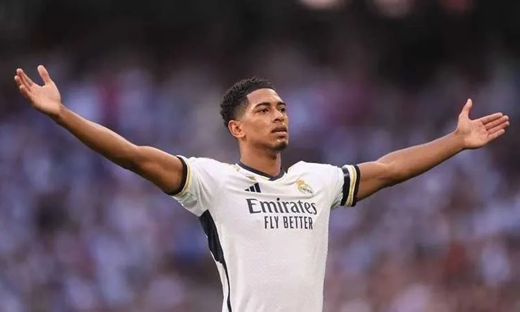 لاعب ريال مدريد بيلينجهام قد يكون غائباً عن بقية عام 2025 بعد إجراء عملية جراحية في الكتف. لاعب ريال مدريد بيلينجهام قد يكون غائباً عن بقية عام 2025 بعد إجراء عملية جراحية في الكتف.