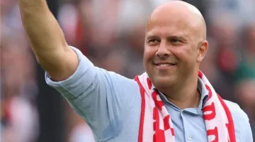 لاعب ليفربول يسبب جدلاً حول احتمال مغادرته في الصيف المقبل