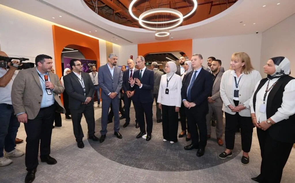 لتعزيز العلاقة مع الشركات العالمية.. وزير الاتصالات يزور مقر شركة VXI الأمريكية في القاهرة لتعزيز العلاقة مع الشركات العالمية.. وزير الاتصالات يزور مقر شركة VXI الأمريكية في القاهرة