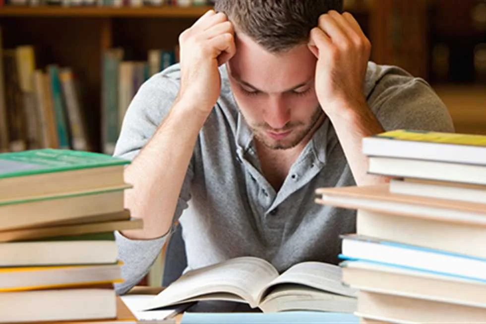 لطلاب الثانوية العامة: 8 أطعمة تعزّز التركيز وتحسّن أداءك الدراسي لطلاب الثانوية العامة: 8 أطعمة تعزّز التركيز وتحسّن أداءك الدراسي