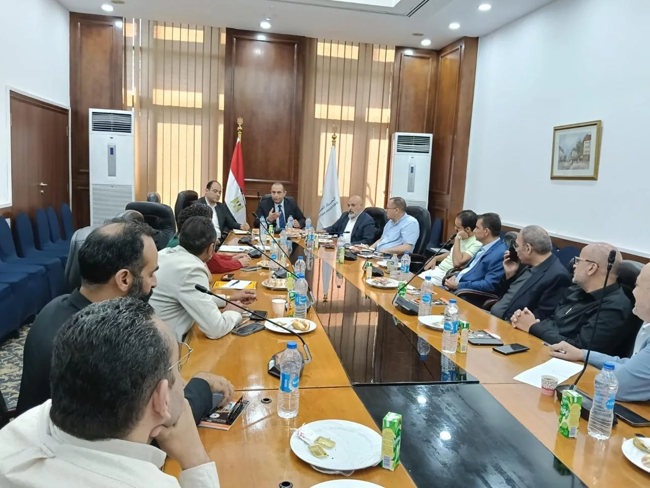 لقاء بين شعبة الذهب ومصلحة الدمغة لمناقشة مشكلات الصناعة وتعزيز التصدير لقاء بين شعبة الذهب ومصلحة الدمغة لمناقشة مشكلات الصناعة وتعزيز التصدير