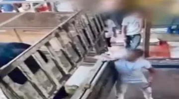 لقطة مثيرة للدهشة في السيدة زينب… قسوة الجزار تثير ضجة على وسائل التواصل والشرطة تتدخل.