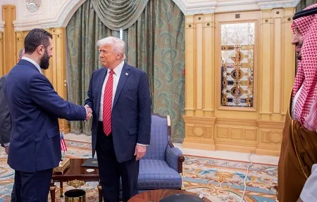 البيت الأبيض: ترامب يوقع يوم الإثنين قرارًا يلغي العقوبات المفروضة على سوريا
