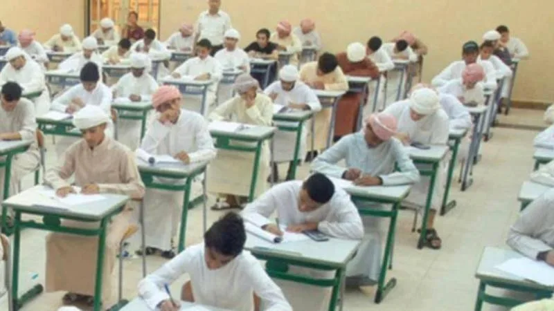 للطلاب والعاملين: اكتشف العقوبات المفروضة على انتهاك نظام الامتحانات في الإمارات للطلاب والعاملين: اكتشف العقوبات المفروضة على انتهاك نظام الامتحانات في الإمارات