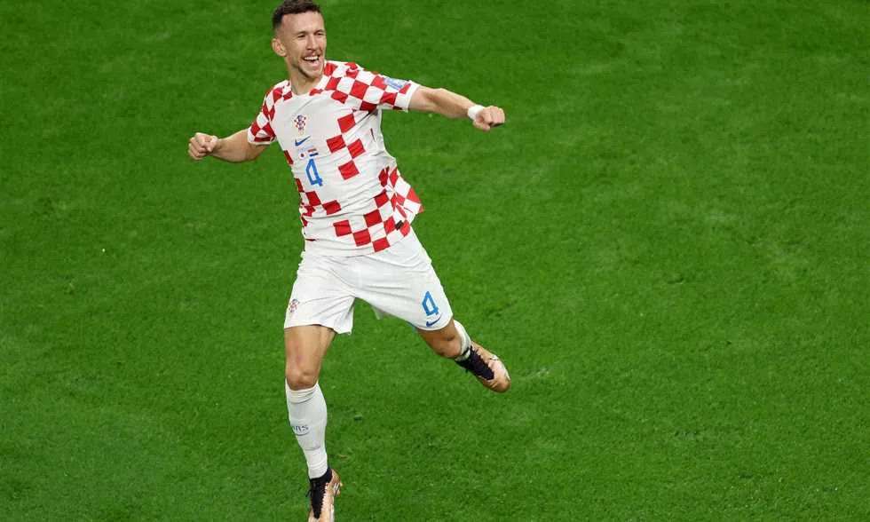 لن ينتقل إلى برشلونة.. أيندهوفن يمدد عقد بيريسيتش لن ينتقل إلى برشلونة.. أيندهوفن يمدد عقد بيريسيتش