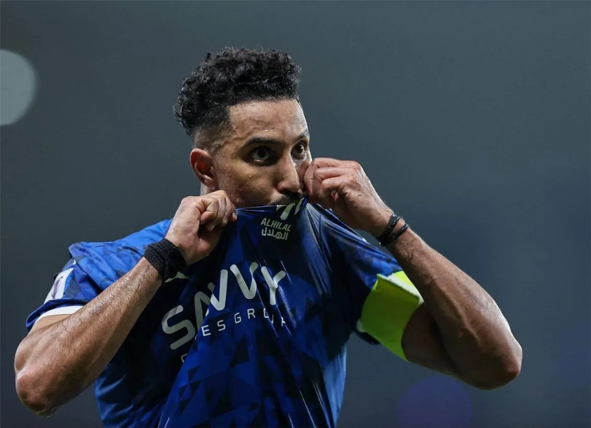 لوب.. سالم الدوسري يحقق الهدف الأول للهلال ضد باتشوكا لوب.. سالم الدوسري يحقق الهدف الأول للهلال ضد باتشوكا