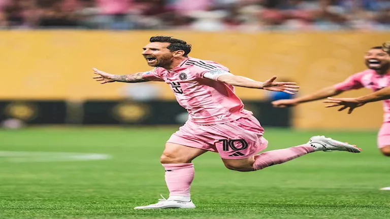 “ليس لدينا صداقة”… ميسي يسلط الضوء على الجدل حول علاقته بكريستيانو رونالدو “ليس لدينا صداقة”… ميسي يسلط الضوء على الجدل حول علاقته بكريستيانو رونالدو