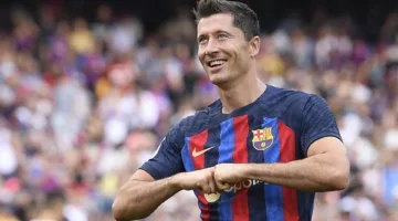 ليفاندوفسكي: مستقبلني مع برشلونة مفتوح على جميع الاحتمالات.. وأتطلع لتحقيق هذا اللقب.