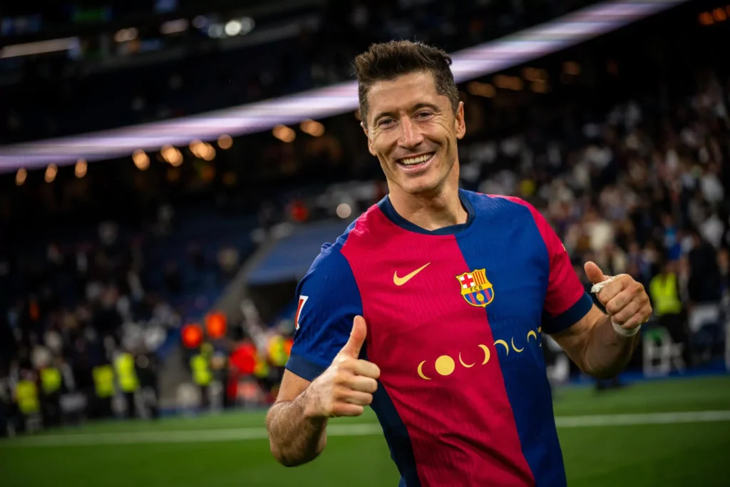 ليفاندوفسكي يحدد مستقبله مع برشلونة ويختار أفضل كلاسيكو لهذا الموسم ليفاندوفسكي يحدد مستقبله مع برشلونة ويختار أفضل كلاسيكو لهذا الموسم