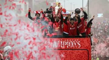 ليفربول يبدأ رحلة الدفاع عن اللقب بمواجهة بورنموث، بينما يلتقي يونايتد مع أرسنال على أرضه