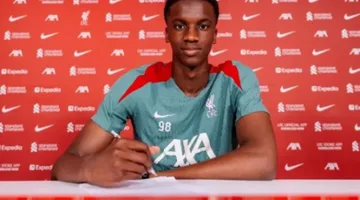 ليفربول يعلن عن تجديد عقد لاعب فريق الناشئين