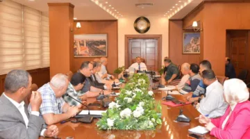 محافظ بورسعيد يناقش قضايا زراعة الأرز في سهل الطينة وطرق تأمين مصادر المياه الزراعية