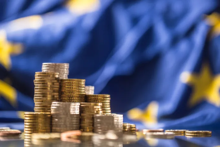 مؤشر HCOB لقطاع التصنيع في منطقة اليورو يدل على تراجع انكماش القطاع وزيادة الثقة في مايو 2025