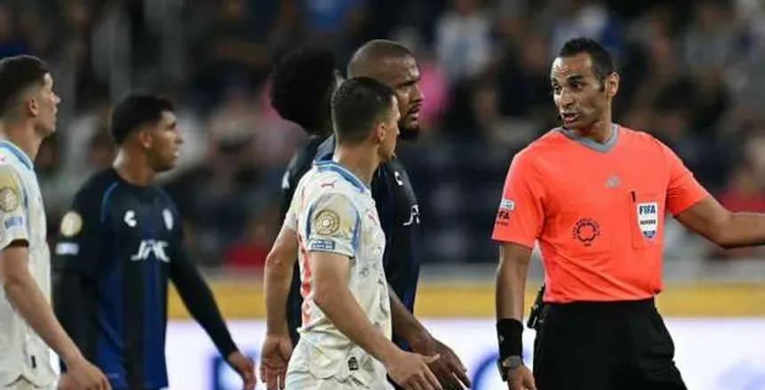 ما هي القرارات التي اتخذها فيفا بعد تعليق مباراة سالزبورغ وباتشوكا بسبب الأحوال الجوية؟