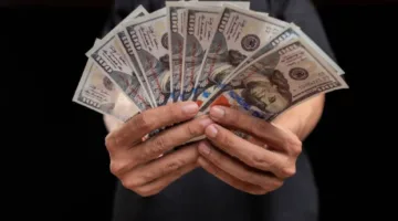 مارك تيلبوري: 7 عادات ساعدتني على الانتقال من الإفلاس إلى الثراء