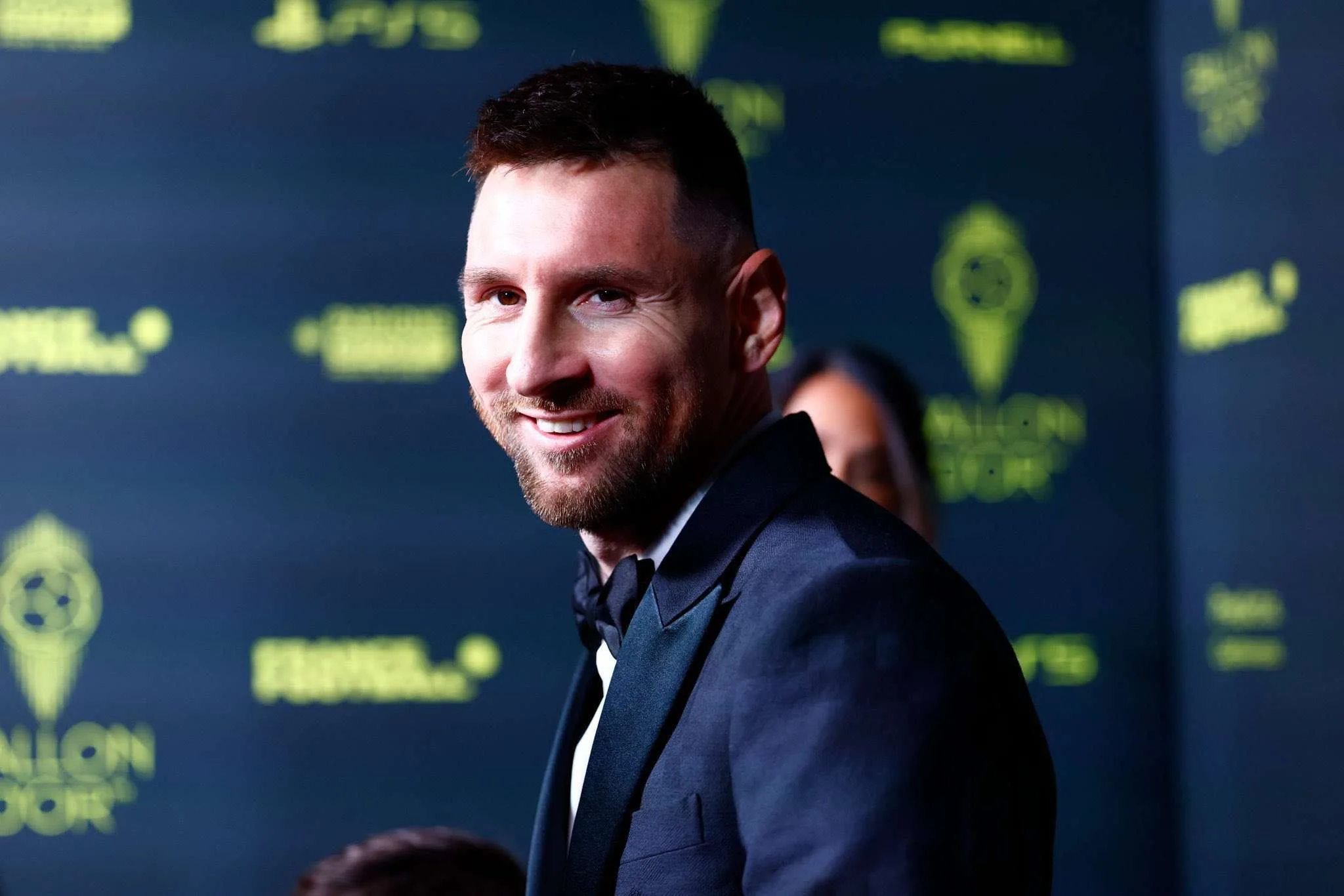 مالك إنتر ميامي الأمريكي يحدث ضجة حول ميسي قبيل البطولة العالمية مالك إنتر ميامي الأمريكي يحدث ضجة حول ميسي قبيل البطولة العالمية