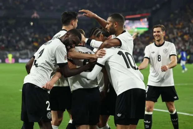 مبابي وتير شتيجن ضمن التشكيلة الرسمية لمباراة ألمانيا وفرنسا في دوري أمم أوروبا مبابي وتير شتيجن ضمن التشكيلة الرسمية لمباراة ألمانيا وفرنسا في دوري أمم أوروبا