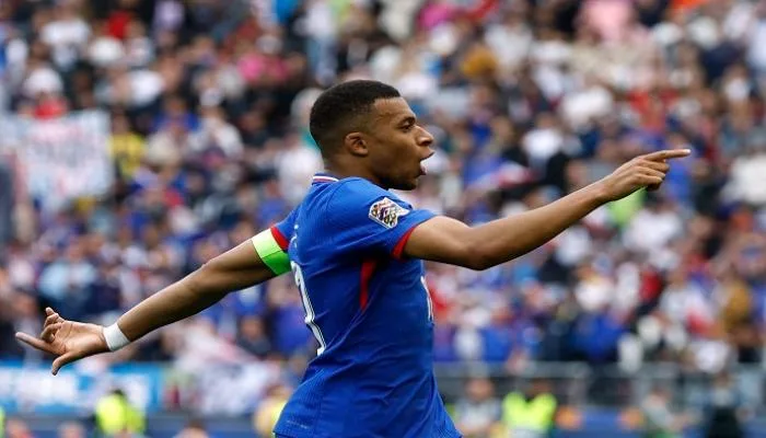 مبابي يحطم الرقم القياسي scorer لمنتخب فرنسا (فيديو)