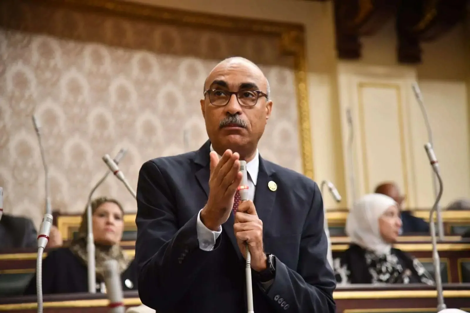 «مجرد كتابة على ورق».. النائب إيهاب منصور يرفض الميزانية العامة للدولة: المواطن بلا سرير في المستشفى ولا مقعد في المدرسة. «مجرد كتابة على ورق».. النائب إيهاب منصور يرفض الميزانية العامة للدولة: المواطن بلا سرير في المستشفى ولا مقعد في المدرسة.
