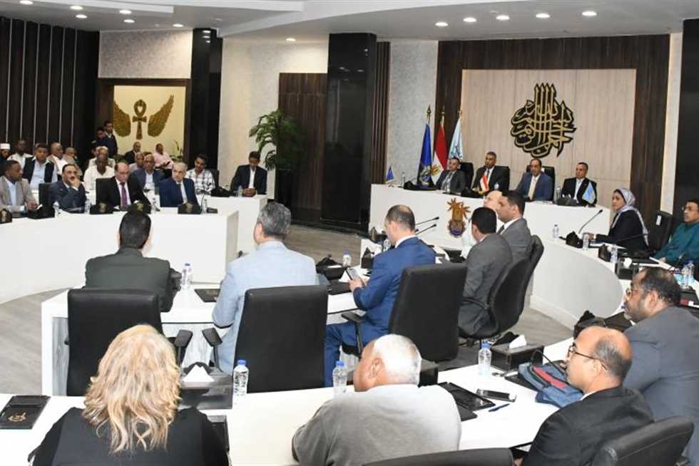 محافظ أسوان ومدير صندوق مكافحة الإدمان يشاركون في فعاليات المؤتمر الشامل لمبادرة “أسوان خالية من الإدمان” محافظ أسوان ومدير صندوق مكافحة الإدمان يشاركون في فعاليات المؤتمر الشامل لمبادرة “أسوان خالية من الإدمان”