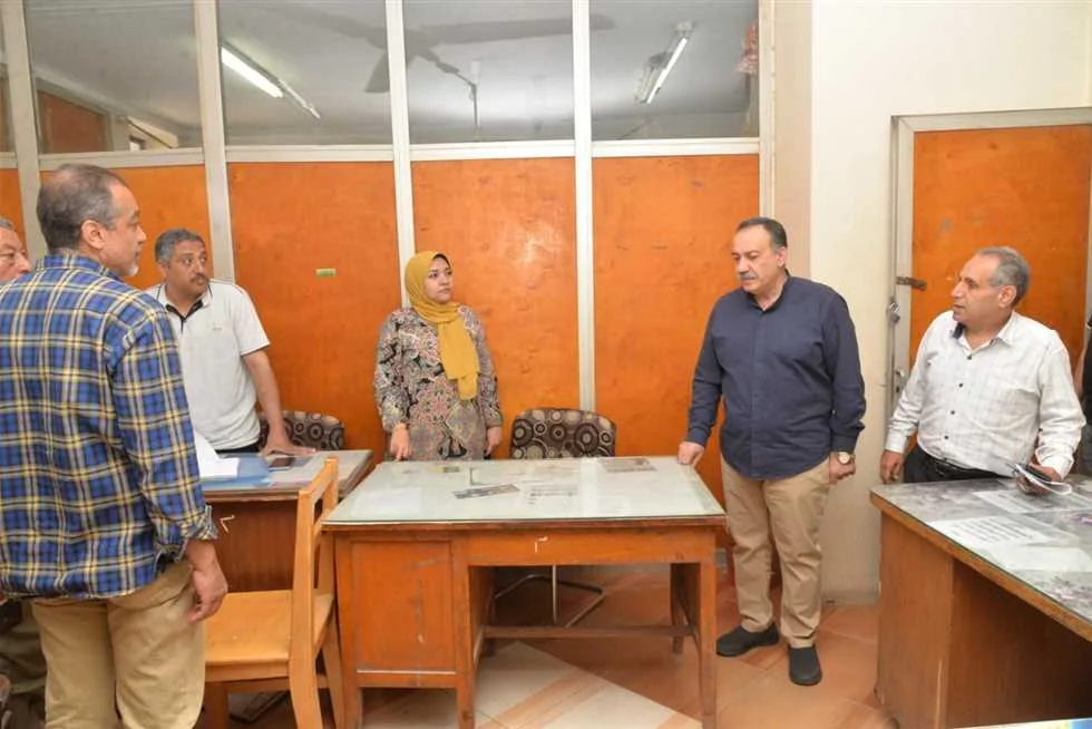 محافظ أسيوط يراقب سير العمل في «الديوان العام» ويؤكد على تحسين مستوى الأداء محافظ أسيوط يراقب سير العمل في «الديوان العام» ويؤكد على تحسين مستوى الأداء