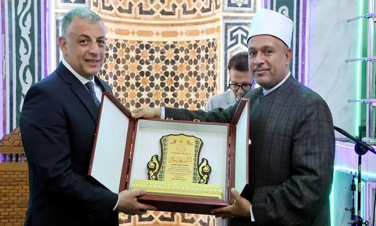 محافظ الإسماعيلية يشارك في احتفال السنة الهجرية الجديدة في مسجد الروضة الشريفة