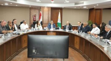 محافظ الجيزة يستقبل شكاوى وطلبات المواطنين في الاجتماع الأسبوعي