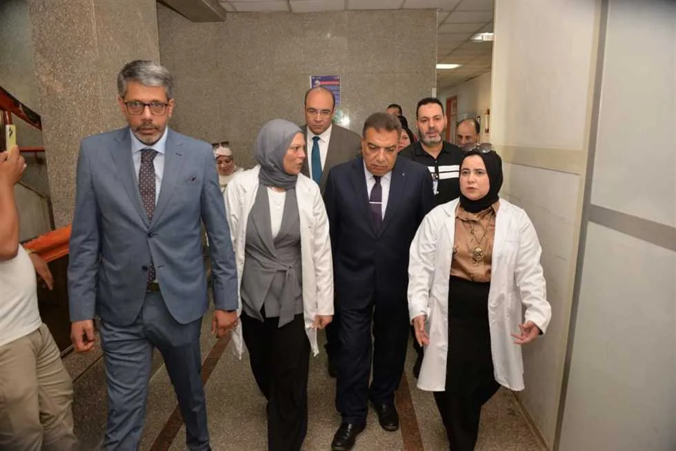 محافظ الدقهلية يزور مستشفى التأمين الصحي ويهنئ المرضى والكوادر الطبية بمناسبة عيد الأضحى محافظ الدقهلية يزور مستشفى التأمين الصحي ويهنئ المرضى والكوادر الطبية بمناسبة عيد الأضحى