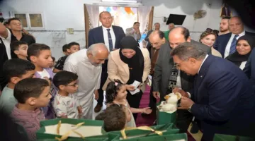 محافظ الدقهلية يقوم بزيارة الأيتام في أول أيام عيد الأضحى