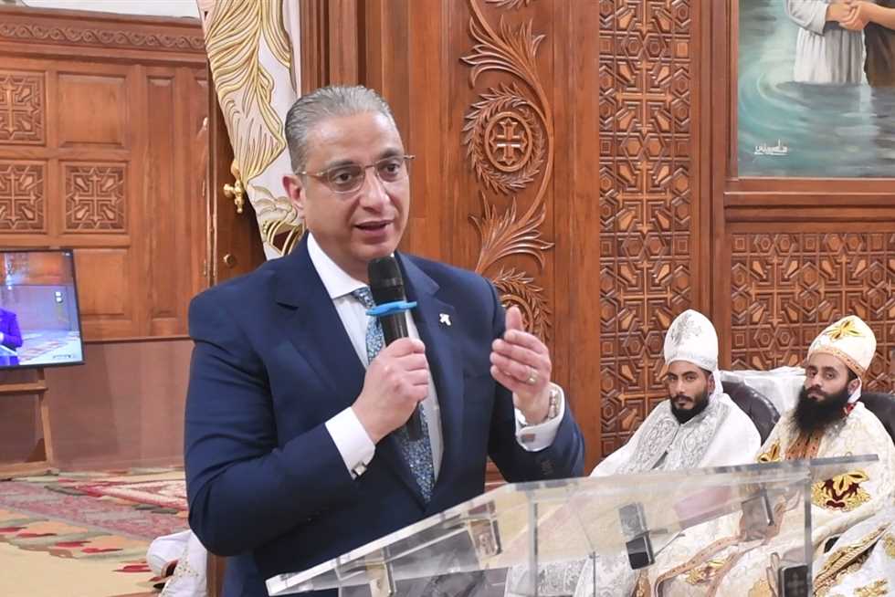 محافظ الفيوم ينفذ أكبر تغيير إداري في المجالس المحلية لتعزيز الكفاءة وتجديد النشاط في المراكز والقرى. محافظ الفيوم ينفذ أكبر تغيير إداري في المجالس المحلية لتعزيز الكفاءة وتجديد النشاط في المراكز والقرى.