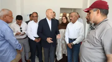 محافظ القاهرة يزور أسر عقاري حدائق القبة للاطمئنان عليهم بعد نقلهم إلى 15 مايو
