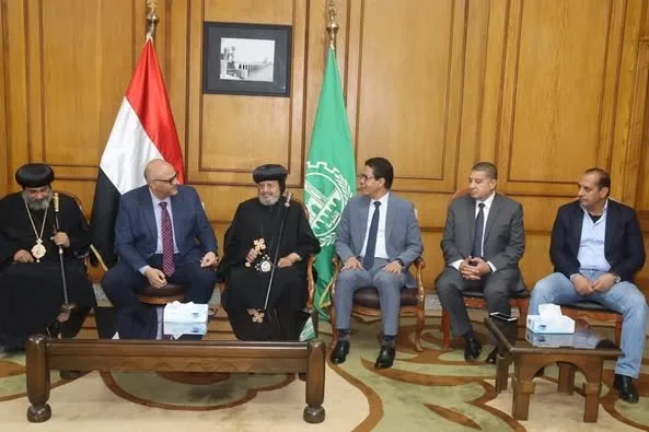 محافظ القليوبية ورئيس جامعة بنها يلتقيان وفداً من الكنيسة لتهنئتهم بعيد الأضحى المبارك محافظ القليوبية ورئيس جامعة بنها يلتقيان وفداً من الكنيسة لتهنئتهم بعيد الأضحى المبارك