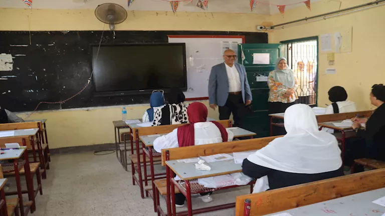 محافظ القليوبية يزور مراكز امتحانات الثانوية العامة – صور محافظ القليوبية يزور مراكز امتحانات الثانوية العامة – صور