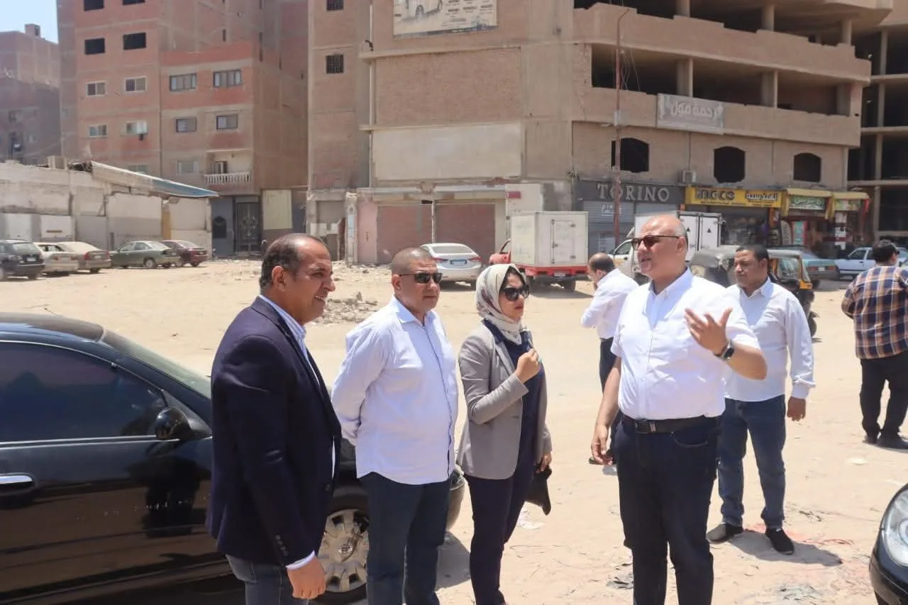محافظ القليوبية يزور منطقة كباري العصار لإزالة التكدسات وتخطيط مشاريع خدمية للشباب.
