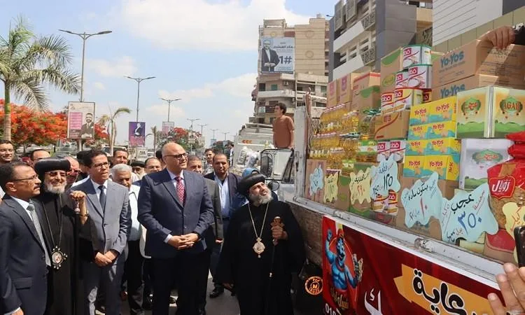 محافظ القليوبية يزور نقاط بيع مبادرة “خير مزارعنا لأهالينا” بمناسبة عيد الأضحى محافظ القليوبية يزور نقاط بيع مبادرة “خير مزارعنا لأهالينا” بمناسبة عيد الأضحى
