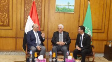 محافظ القليوبية يلتقي وزير التعليم العالي خلال جولة تفقدية للمشروعات الجديدة في المحافظة