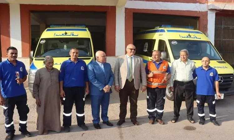 محافظ القليوبية يهنئ الطواقم الطبية والمرضى ويقدم لهم الهدايا محافظ القليوبية يهنئ الطواقم الطبية والمرضى ويقدم لهم الهدايا