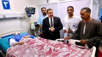 محافظ المنوفية يتفقد مرضى حادث الطريق الإقليمي في مستشفى شبين الكوم