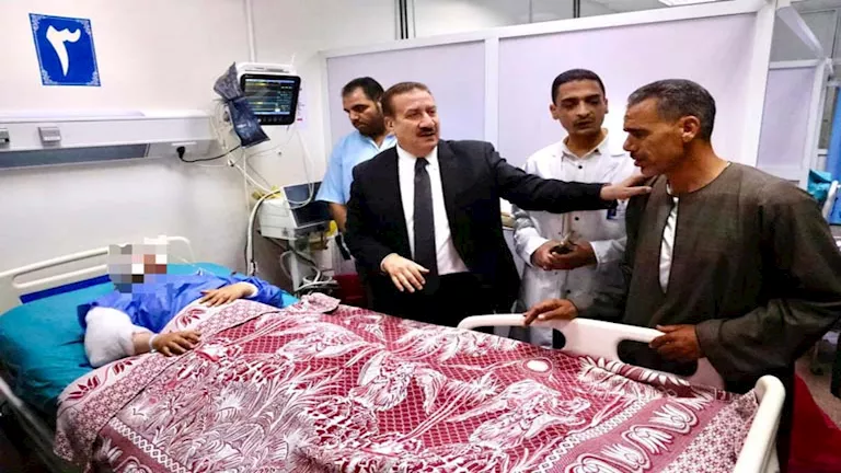 محافظ المنوفية يتفقد مصابي الحادث الإقليمي ويوجه بتوفير إقامة لمرافقيهم