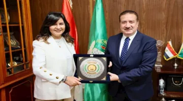 محافظ المنوفية يستقبل السفيرة نبيلة مكرم لإطلاق حملة “يد واحدة”