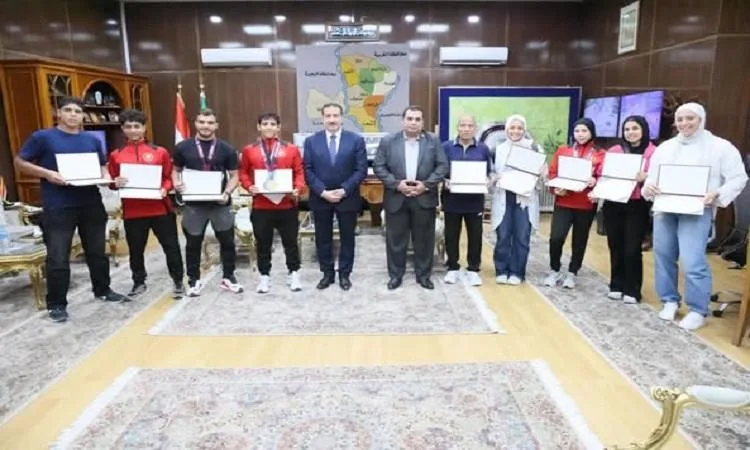 محافظ المنوفية يكرّم مجموعة من الرياضيين المميزين أبناء المحافظة