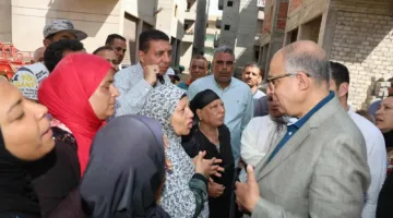 محافظ المنيا يأمر بإخلاء سريع لعمارة مهددة بالسقوط ويقدم مساكن بديلة للمتضررين