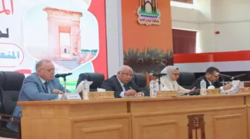 محافظ الوادي الجديد يترأس اجتماع المجلس التنفيذي للمحافظة – صور