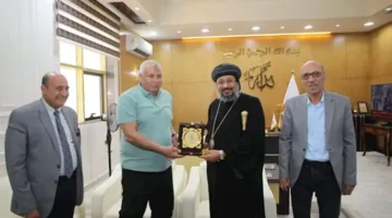 محافظ الوادي الجديد يستقبل وفدًا كنسيًا بمناسبة عيد الأضحى المبارك