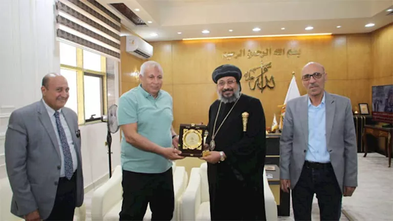 محافظ الوادي الجديد يستقبل وفدًا كنسيًا بمناسبة عيد الأضحى المبارك
