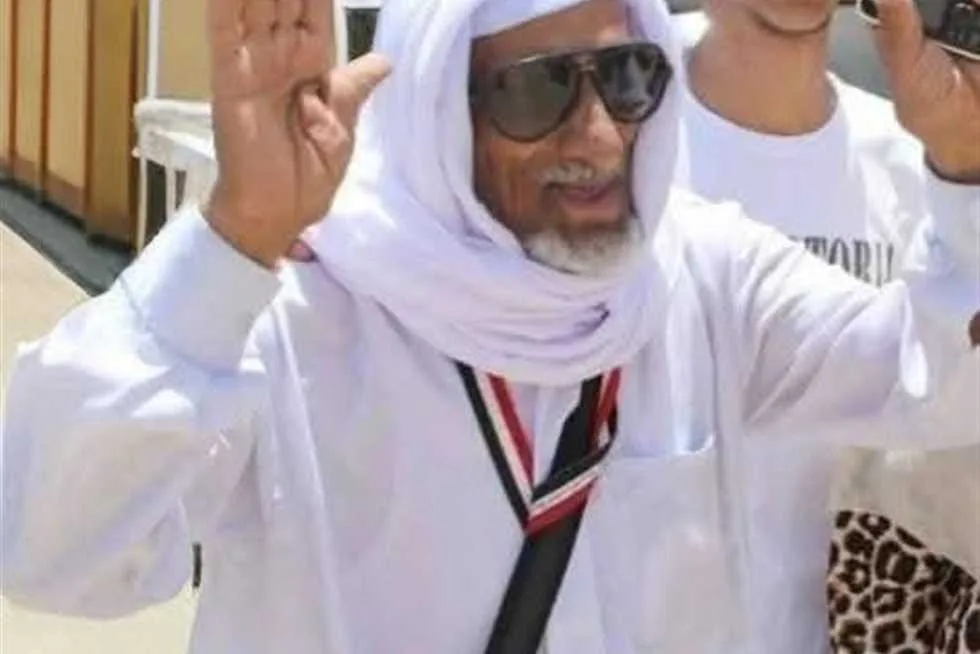 محافظ الوادي الجديد يعزي عائلة أول حاج توفي بعد أداء مناسك الحج محافظ الوادي الجديد يعزي عائلة أول حاج توفي بعد أداء مناسك الحج
