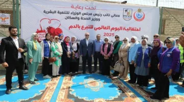 محافظ بني سويف يشارك في حملة تبرع بالدم بمراكز الشباب